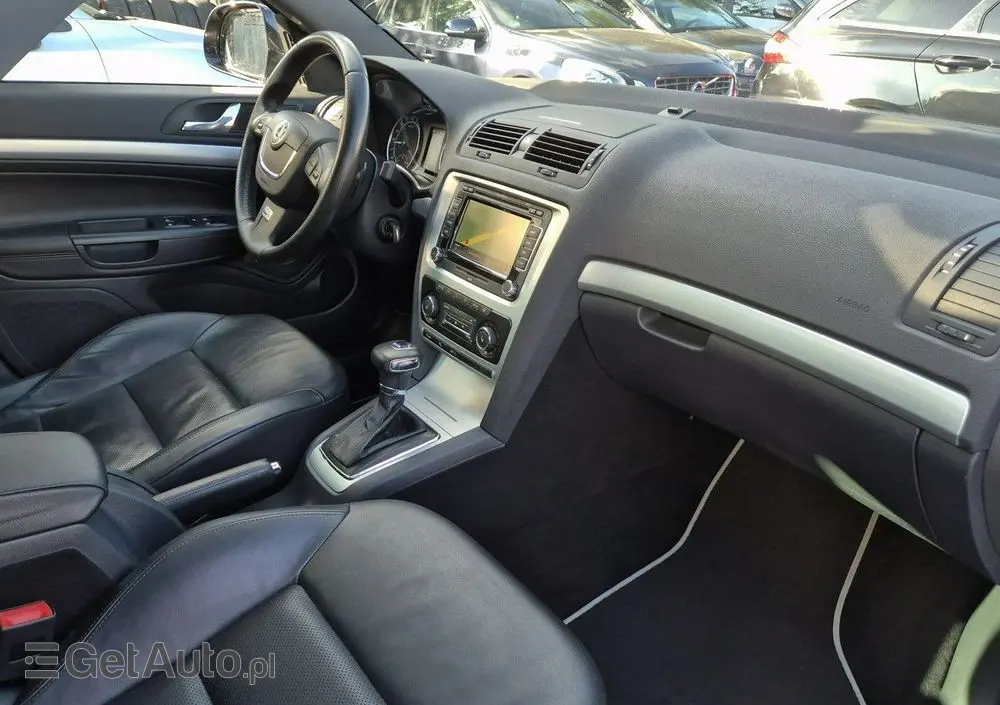 SKODA Octavia Combi 2.0 TDI CR DPF DSG RS