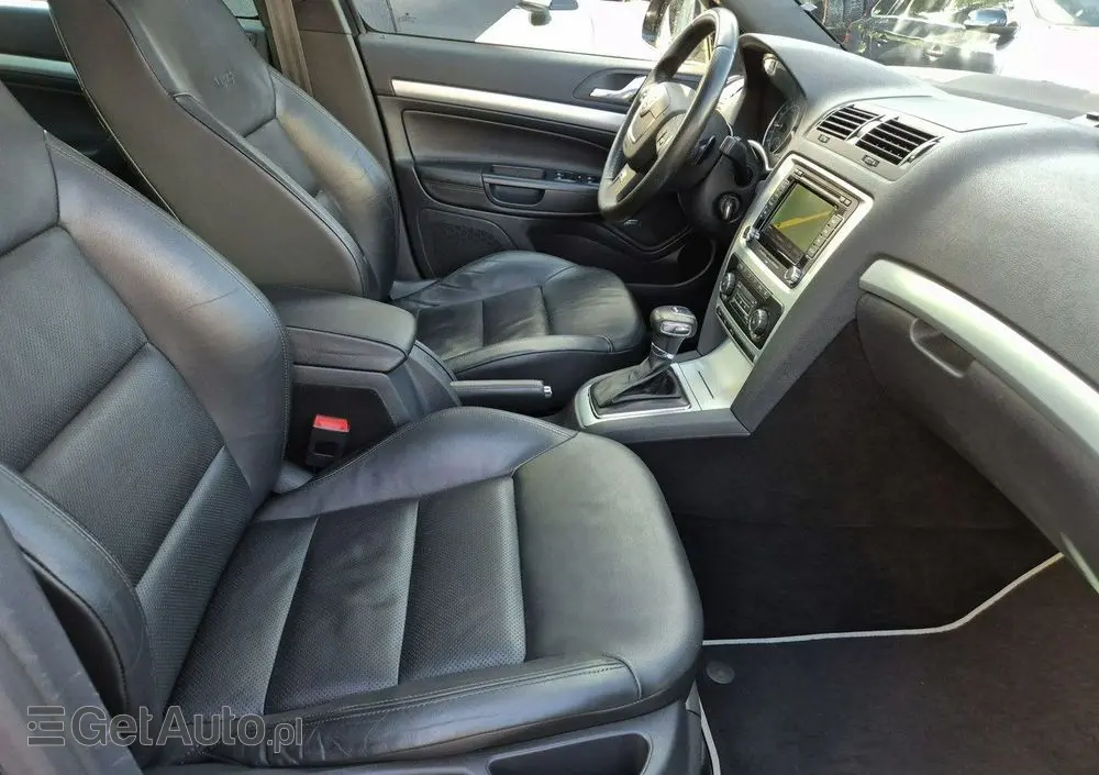 SKODA Octavia Combi 2.0 TDI CR DPF DSG RS