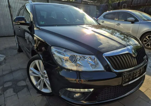 SKODA Octavia Combi 2.0 TDI CR DPF DSG RS