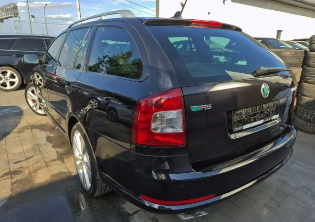 SKODA Octavia Combi 2.0 TDI CR DPF DSG RS