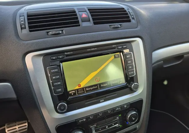 SKODA Octavia Combi 2.0 TDI CR DPF DSG RS