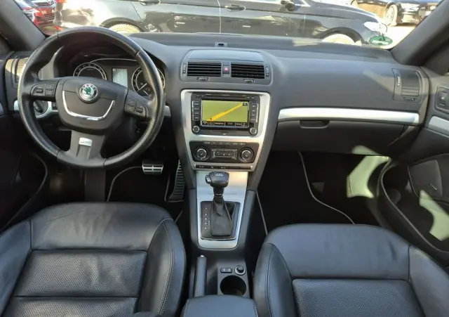 SKODA Octavia Combi 2.0 TDI CR DPF DSG RS