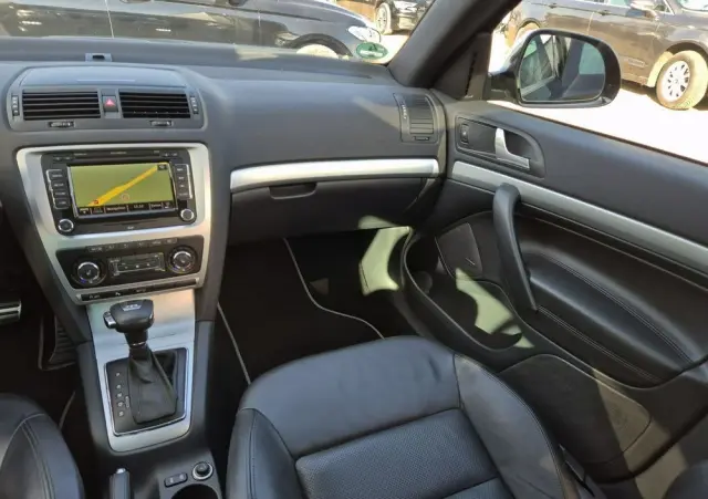 SKODA Octavia Combi 2.0 TDI CR DPF DSG RS