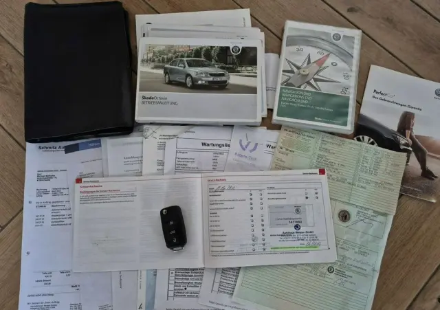 SKODA Octavia Combi 2.0 TDI CR DPF DSG RS