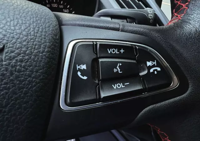 FORD Kuga 1.5 EcoBoost FWD ST-Line ASS