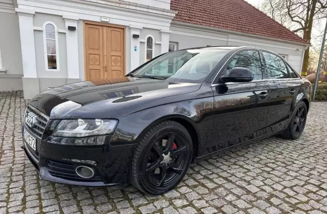 AUDI A4 