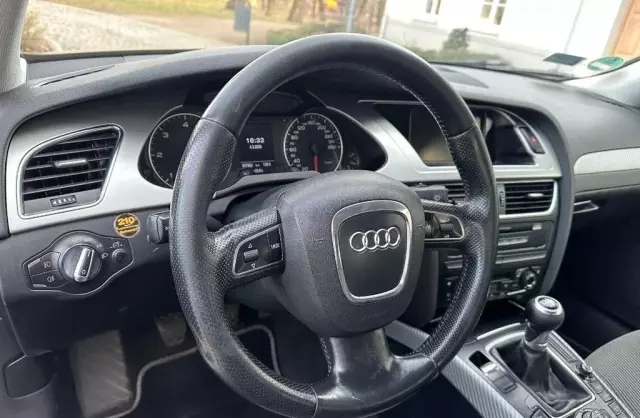 AUDI A4 