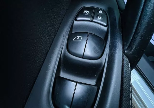 NISSAN Qashqai 1.6 DIG-T Visia