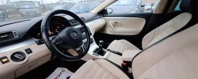 VOLKSWAGEN Passat CC 