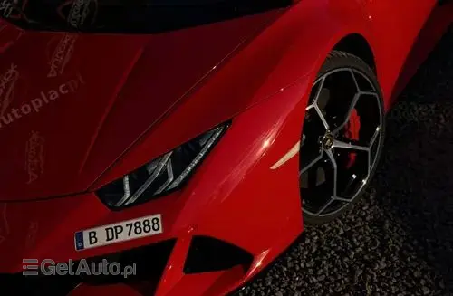 LAMBORGHINI Huracán 