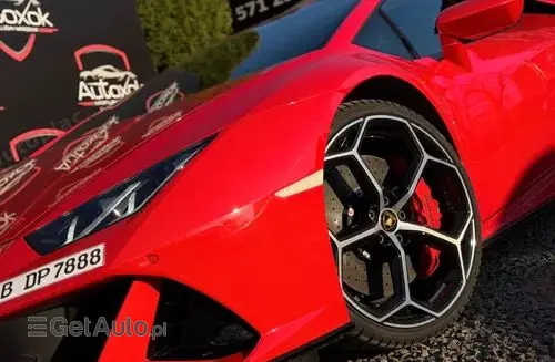 LAMBORGHINI Huracán 