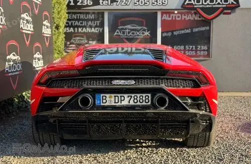 LAMBORGHINI Huracán 