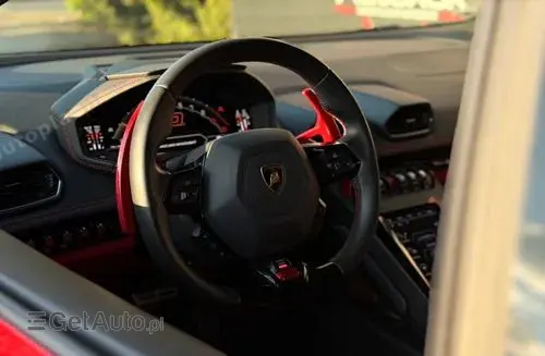 LAMBORGHINI Huracán 