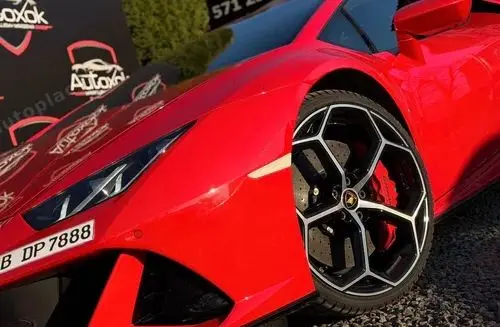 LAMBORGHINI Huracán 