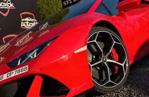 LAMBORGHINI Huracán 