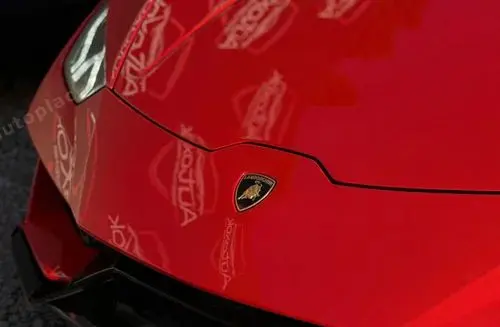 LAMBORGHINI Huracán 