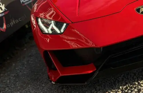 LAMBORGHINI Huracán 