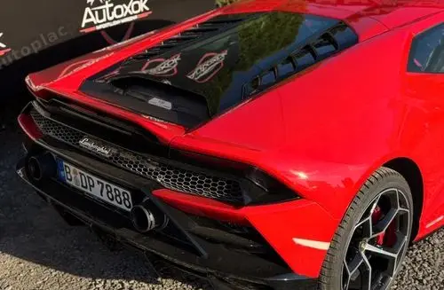 LAMBORGHINI Huracán 