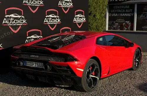 LAMBORGHINI Huracán 