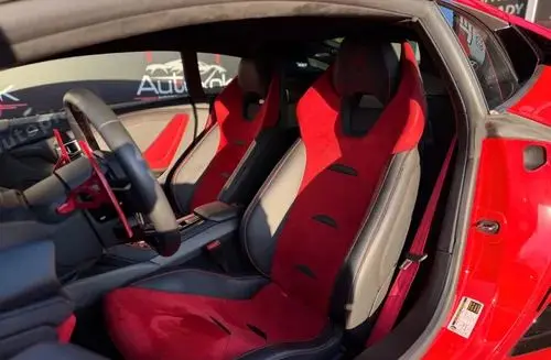 LAMBORGHINI Huracán 
