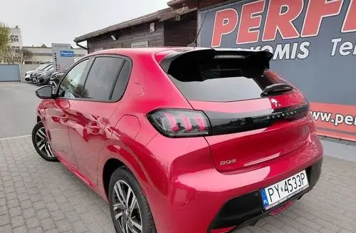 PEUGEOT 208 