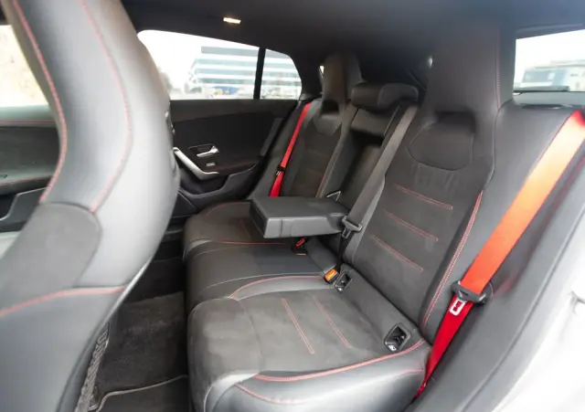 MERCEDES-BENZ CLA AMG 35 4Matic B AMG Speedshift 8G-DCT AMG Line Advanced Plus