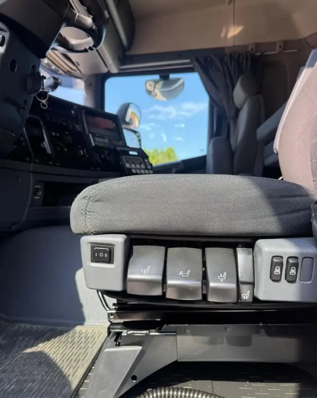 SCANIA Scania G 490 / CHŁODNIA + WINDA / 23 PALETY / EURO6 / OŚ SKRĘTNA / CARRIER 850 / ASO 