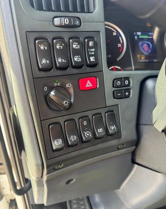 SCANIA Scania G 490 / CHŁODNIA + WINDA / 23 PALETY / EURO6 / OŚ SKRĘTNA / CARRIER 850 / ASO 