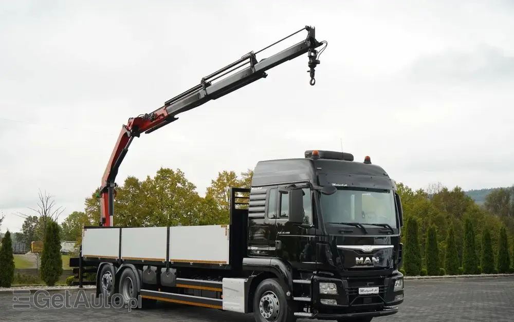 MAN TGS 26.440 / 6X2 / SKRZYNIOWY 7,5 M / OŚ PODNOSZONA  + HDS PALFINGER PK 18002  / MAX UDŹWIG: 6 000 KG / STEROWANIE RADIOWE / ROTATOR / KLIMA POSTOJOWA /  MANUAL / EURO 6 