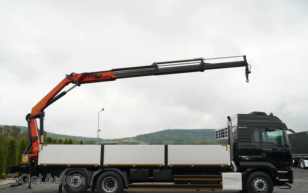 MAN TGS 26.440 / 6X2 / SKRZYNIOWY 7,5 M / OŚ PODNOSZONA  + HDS PALFINGER PK 18002  / MAX UDŹWIG: 6 000 KG / STEROWANIE RADIOWE / ROTATOR / KLIMA POSTOJOWA /  MANUAL / EURO 6 