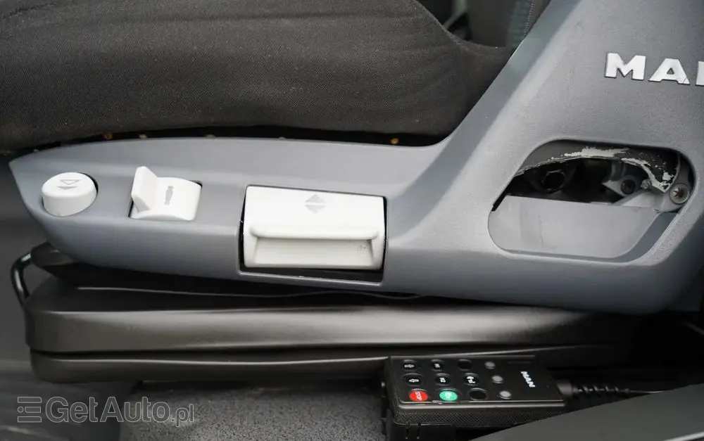 MAN TGS 26.440 / 6X2 / SKRZYNIOWY 7,5 M / OŚ PODNOSZONA  + HDS PALFINGER PK 18002  / MAX UDŹWIG: 6 000 KG / STEROWANIE RADIOWE / ROTATOR / KLIMA POSTOJOWA /  MANUAL / EURO 6 