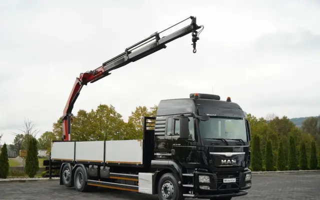 MAN TGS 26.440 / 6X2 / SKRZYNIOWY 7,5 M / OŚ PODNOSZONA  + HDS PALFINGER PK 18002  / MAX UDŹWIG: 6 000 KG / STEROWANIE RADIOWE / ROTATOR / KLIMA POSTOJOWA /  MANUAL / EURO 6 