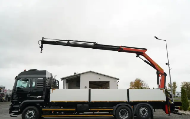 MAN TGS 26.440 / 6X2 / SKRZYNIOWY 7,5 M / OŚ PODNOSZONA  + HDS PALFINGER PK 18002  / MAX UDŹWIG: 6 000 KG / STEROWANIE RADIOWE / ROTATOR / KLIMA POSTOJOWA /  MANUAL / EURO 6 