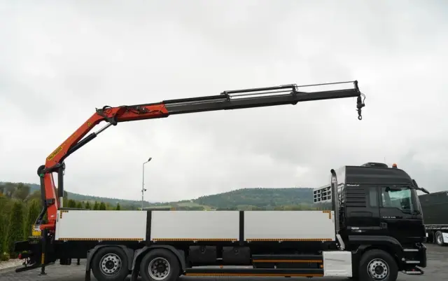 MAN TGS 26.440 / 6X2 / SKRZYNIOWY 7,5 M / OŚ PODNOSZONA  + HDS PALFINGER PK 18002  / MAX UDŹWIG: 6 000 KG / STEROWANIE RADIOWE / ROTATOR / KLIMA POSTOJOWA /  MANUAL / EURO 6 