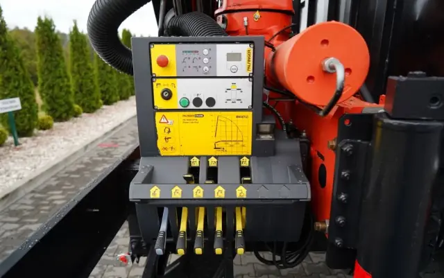 MAN TGS 26.440 / 6X2 / SKRZYNIOWY 7,5 M / OŚ PODNOSZONA  + HDS PALFINGER PK 18002  / MAX UDŹWIG: 6 000 KG / STEROWANIE RADIOWE / ROTATOR / KLIMA POSTOJOWA /  MANUAL / EURO 6 