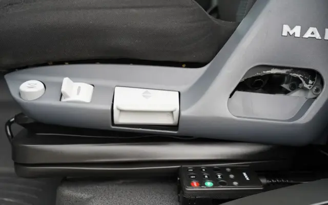 MAN TGS 26.440 / 6X2 / SKRZYNIOWY 7,5 M / OŚ PODNOSZONA  + HDS PALFINGER PK 18002  / MAX UDŹWIG: 6 000 KG / STEROWANIE RADIOWE / ROTATOR / KLIMA POSTOJOWA /  MANUAL / EURO 6 