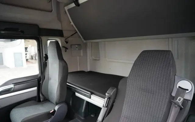 MAN TGS 26.440 / 6X2 / SKRZYNIOWY 7,5 M / OŚ PODNOSZONA  + HDS PALFINGER PK 18002  / MAX UDŹWIG: 6 000 KG / STEROWANIE RADIOWE / ROTATOR / KLIMA POSTOJOWA /  MANUAL / EURO 6 