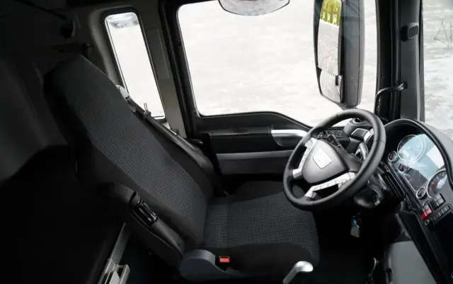 MAN TGS 26.440 / 6X2 / SKRZYNIOWY 7,5 M / OŚ PODNOSZONA  + HDS PALFINGER PK 18002  / MAX UDŹWIG: 6 000 KG / STEROWANIE RADIOWE / ROTATOR / KLIMA POSTOJOWA /  MANUAL / EURO 6 