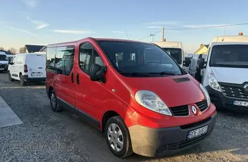 RENAULT Trafic 
