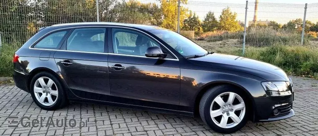 AUDI A4 