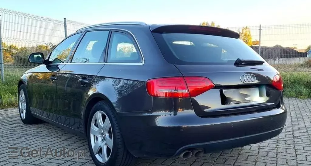 AUDI A4 