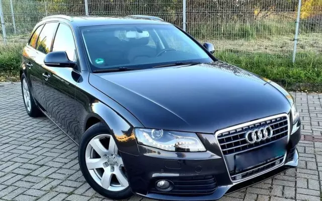 AUDI A4 