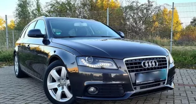 AUDI A4 