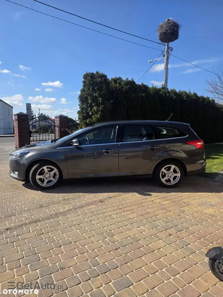 FORD Focus 1.0 EcoBoost Titanium