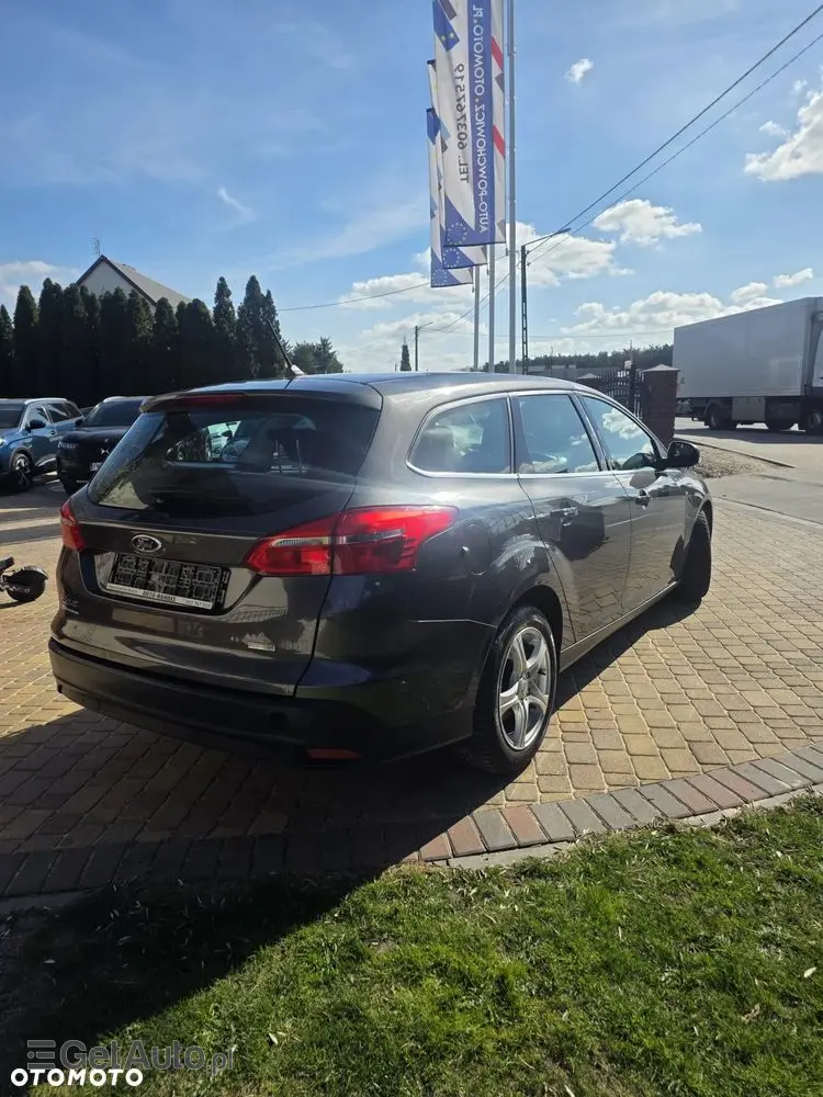 FORD Focus 1.0 EcoBoost Titanium