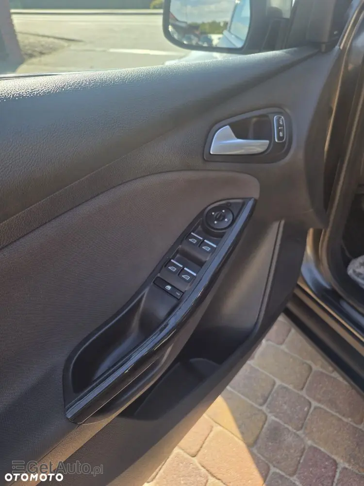 FORD Focus 1.0 EcoBoost Titanium