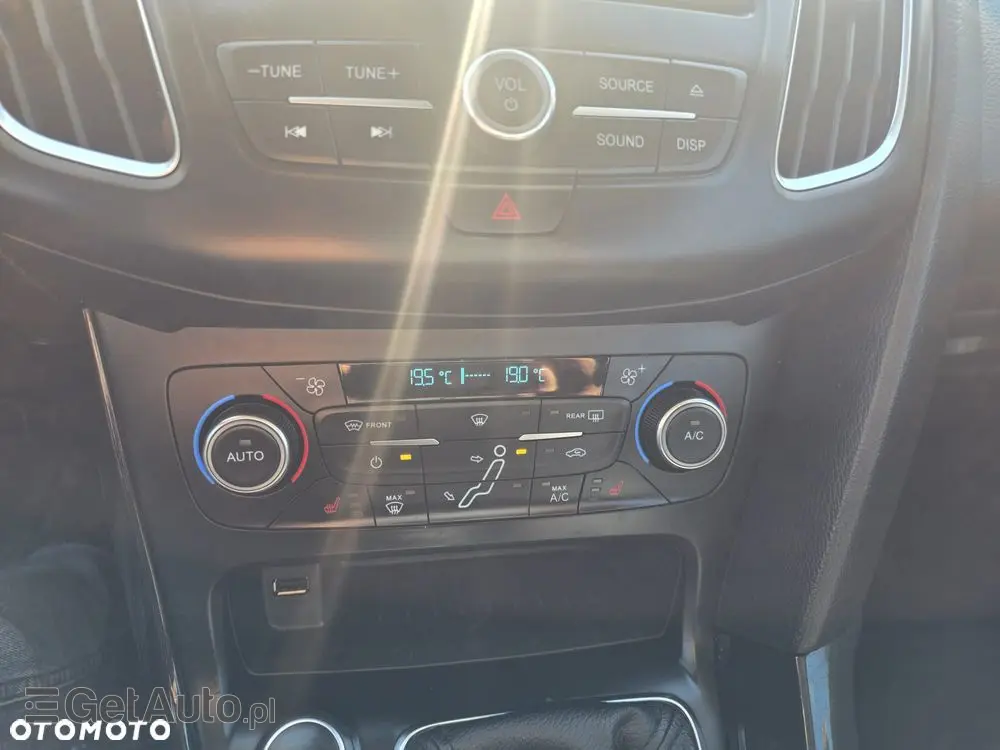 FORD Focus 1.0 EcoBoost Titanium