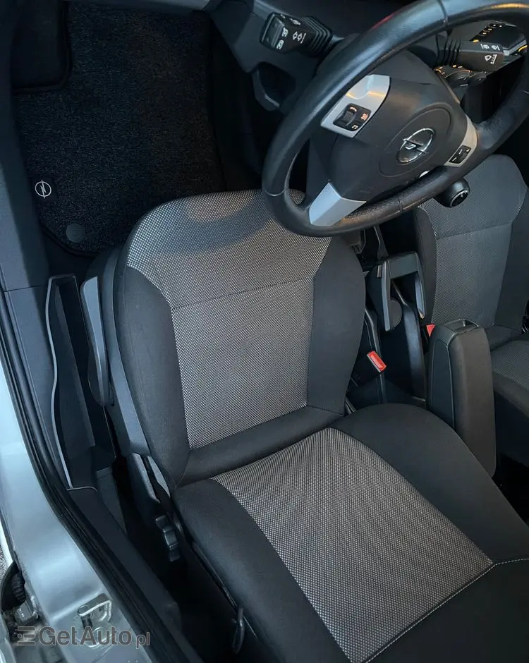 OPEL Zafira 1.8 Active