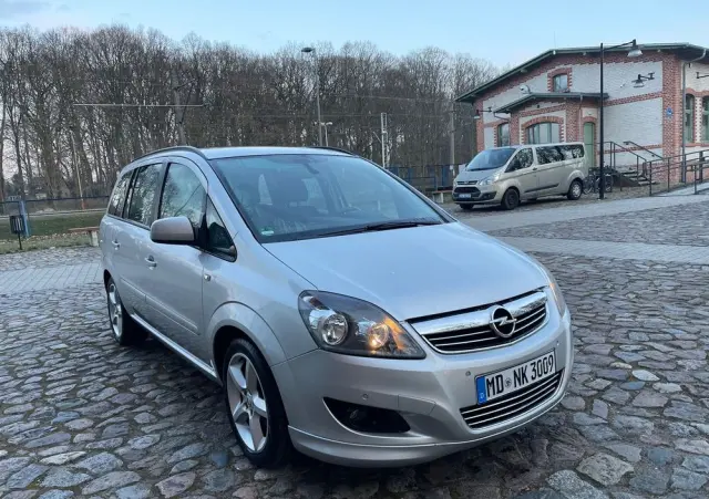OPEL Zafira 1.8 Active