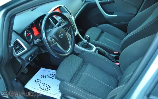 OPEL Astra IV 1.4 T Cosmo